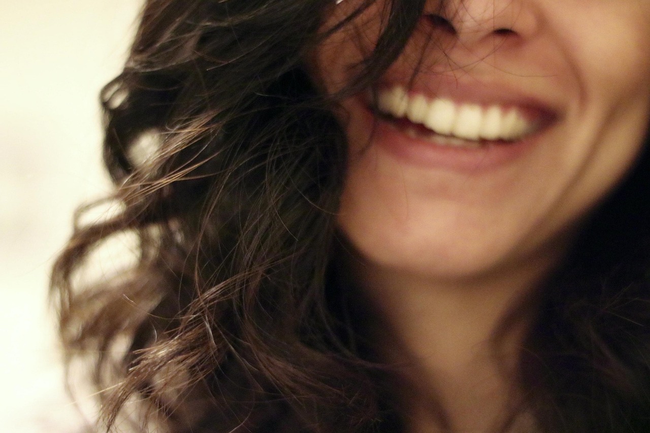 sorriso natural após reabilitação dentária